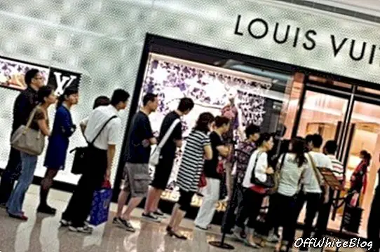 Pusat perbelanjaan Louis Vuitton Shanghai