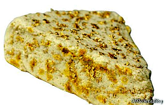 Syr vyrobený so zlatom stojí plátok 60 GBP