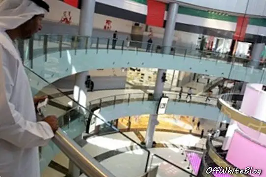 bên trong Trung tâm thương mại Dubai