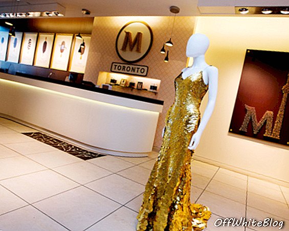Vestido de oro de 24 quilates del diseñador de moda Zac Posen