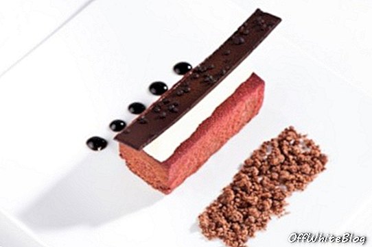 Kek Chocolate dengan Cherry Brandy Parfait
