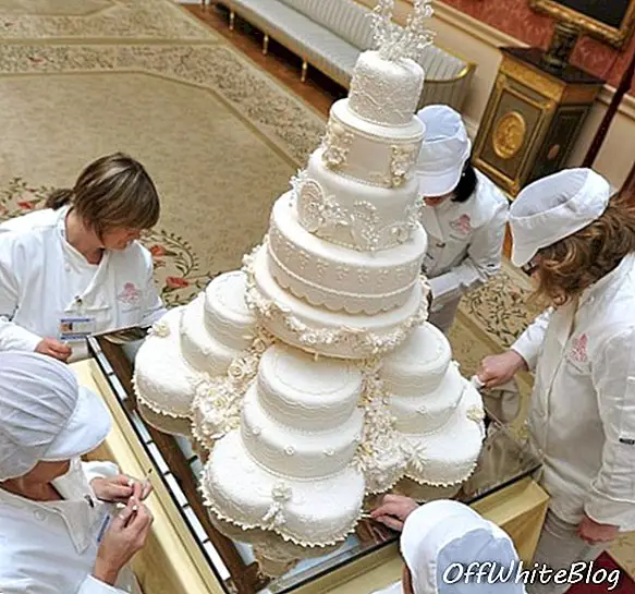 Βασιλική γαμήλια τούρτα