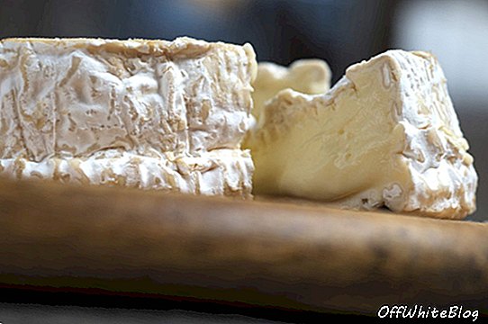 Приготвяне на истинско сирене камамбер: застрашена традиция