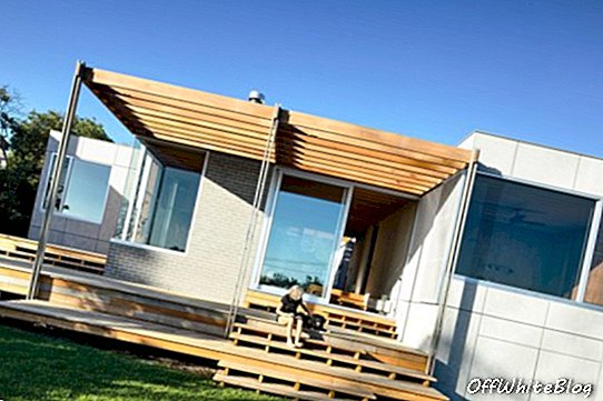 मेलबोर्न तट के साथ स्थित, सीबर्ग हाउस समकालीन डिजाइन के साथ क्लासिक ऑस्ट्रेलियाई समुद्र तट घर की याद दिलाता है