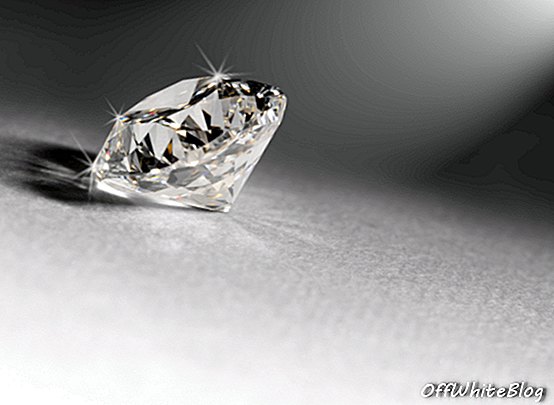 Un hotel german ascunde un diamant de 2.500 € într-o flaut de șampanie