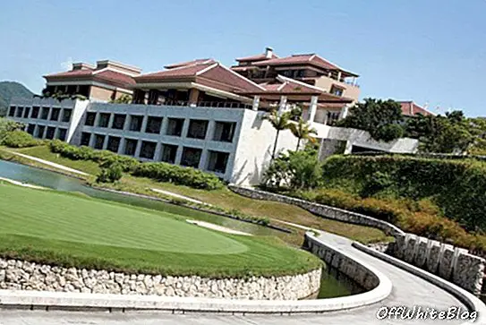 Ritz-Carlton Okinawa aukeaa