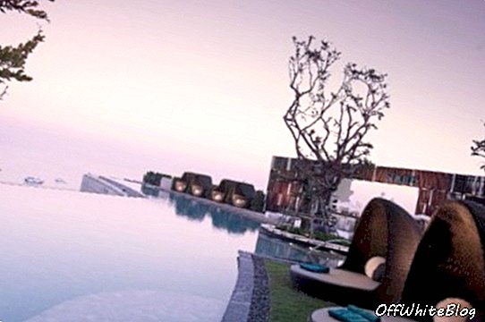 Hilton Pattaya Infinity edge pool