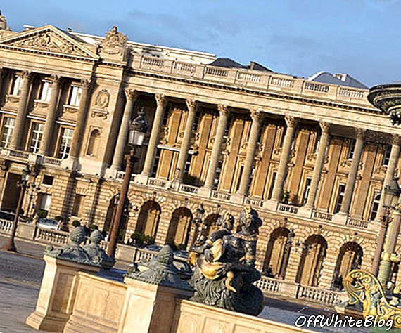 إعادة افتتاح فندق de Crillon في Place de la Concorde في باريس ، فرنسا مع مطعم جديد