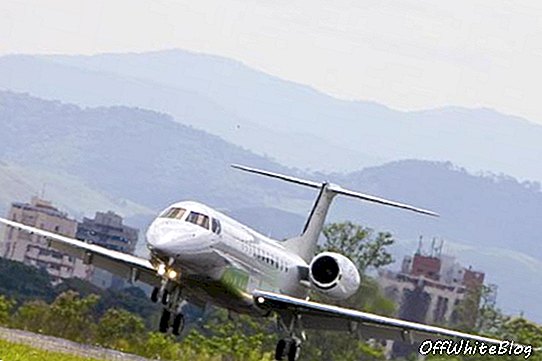 Embraer Readies Legacy 650 để cất cánh