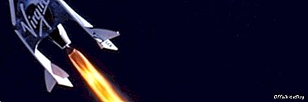 „Virgin Galactic“ kosminis laivas nutraukia garso barjerą
