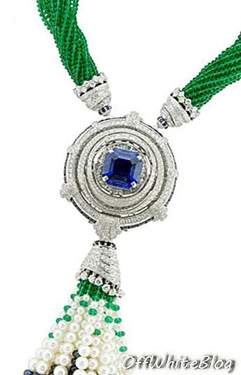 Collana Van Cleef & Arpels Peau d'Ane Enchanted Forest con perle di smeraldo afgano da 381,04 carati e zaffiro centro birmano da 24,77 carati.