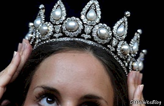 Rothschild-tiara verkoopt voor meer dan £ 1 miljoen in Londen