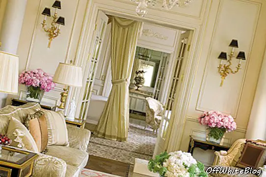 Kraljevski apartman u hotelu Four Seasons des Bergues. Image ljubaznošću Four Seasons Hotel des Bergues
