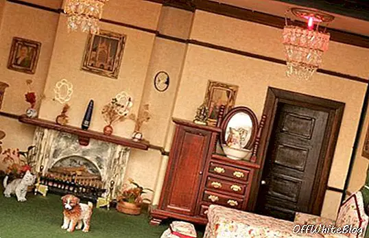 Una casa delle bambole dal Regno Unito guadagna $ 82.000