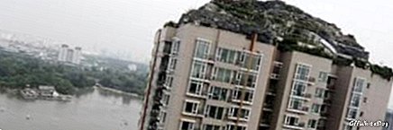 Stenen fort illegaal gebouwd bovenop de wolkenkrabber van Peking