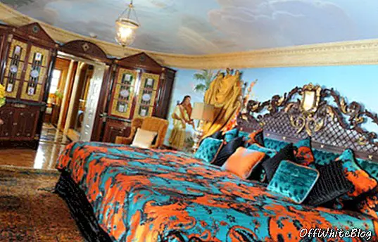 Gianni Versace kartanon makuuhuone