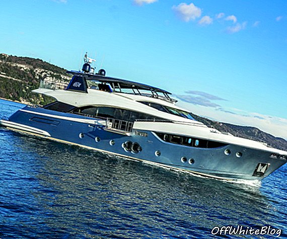 Луксозна супермаркет: Monte Carlo Yachts персонализира MCY 105 според нуждите на клиентите