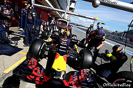O relacionamento de 30 anos da TAG Heuer com a McLaren terminou em 2015, mas logo anunciou uma nova parceria com a Red Bull Racing.