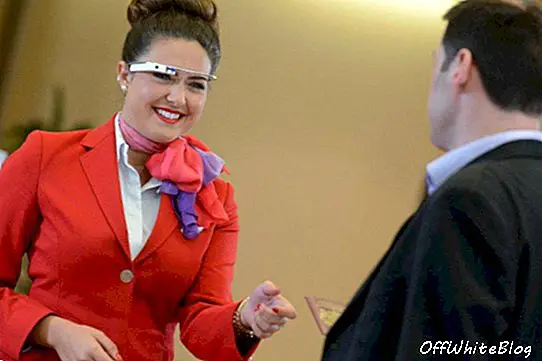 Ujian Virgin Atlantic Google Glass semasa mendaftar masuk