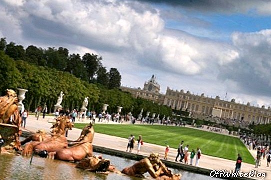 Chateau de Versailles diz não a paus de selfie