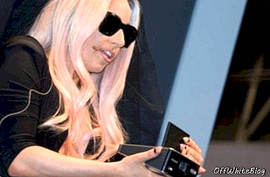 Lady Gaga Polaroid G30 dijital fotoğraf makinesi