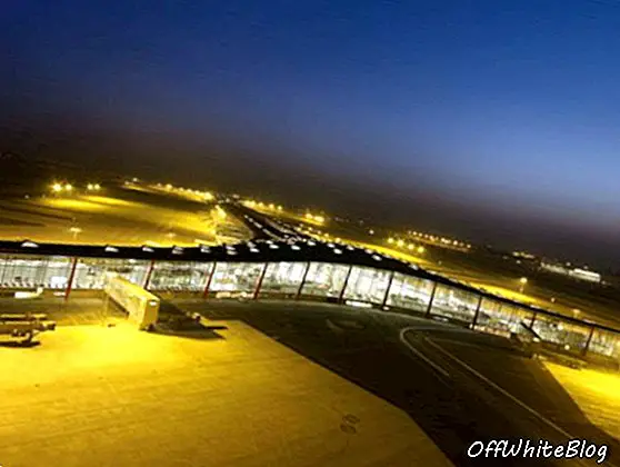 Летището в Пекин изпревари Хийтроу като второ по големина