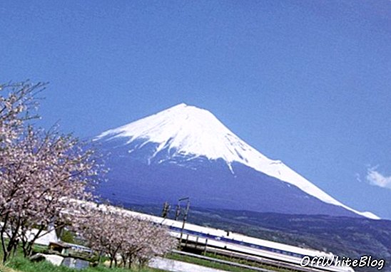kulka traukinys Japonija