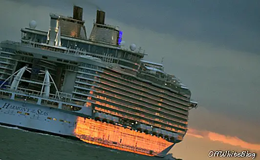Royal Caribbean Orders 3 Cruise Ships for $ 2.8b