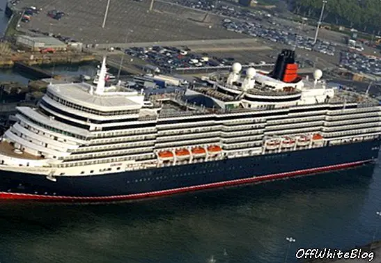 Королева Єлизавета II називає величезний новий лайнер