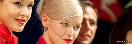 Miranda Kerr modeluje nowe mundury Qantas