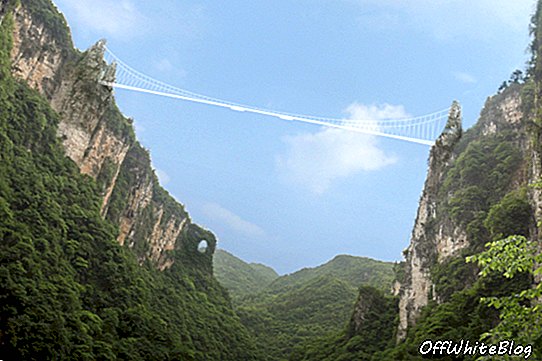 Kina kommer att öppna världens högsta glasbottenbro