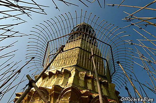 Myanmar Sule Pagoda Re-Clad i guld