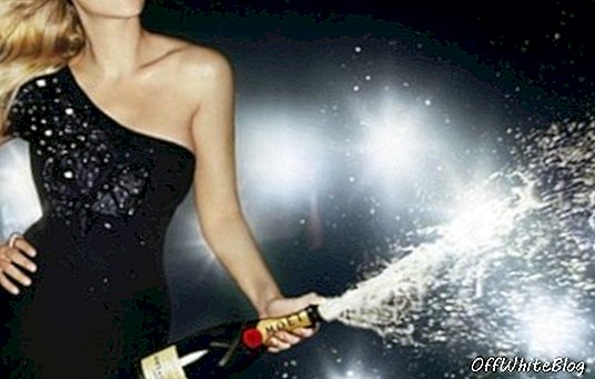 scarlett johansson šampanské