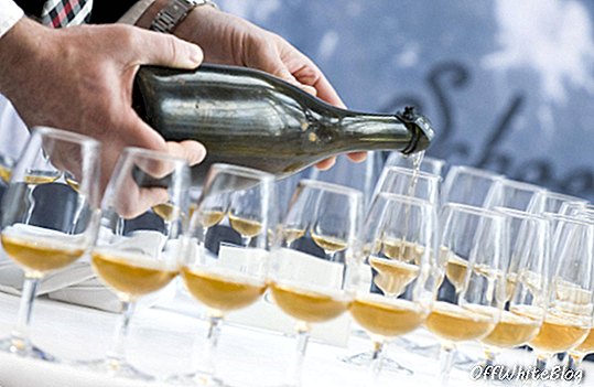 Najstarszy na świecie szampan odkorkowany