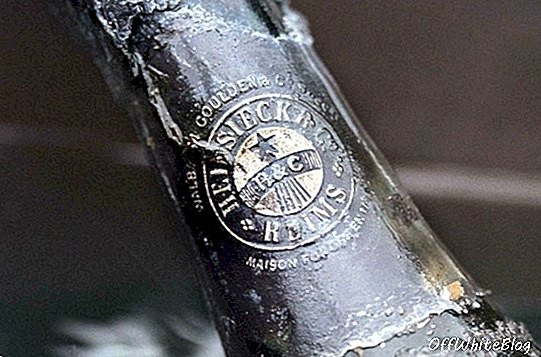 Haaksirikoista löytyy maailman vanhimpia Heidsieck-pulloja