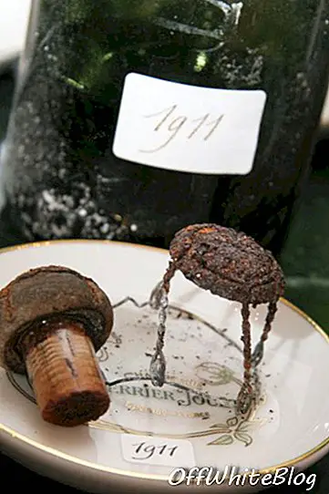 Šampanieša Perrier-Jouet atkorķē vecāko šampanieti pasaulē