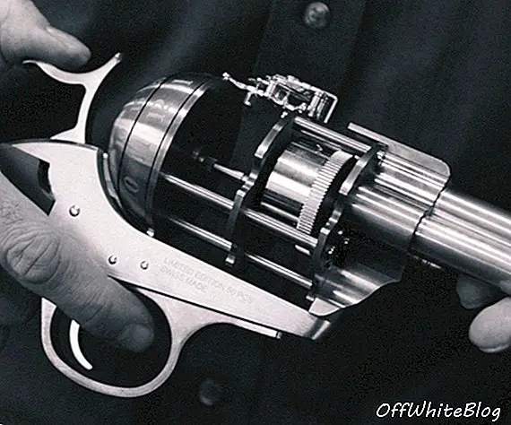 Naissance de l’Epee Revolver Clock: The Bang créé avec The Unnamed Society