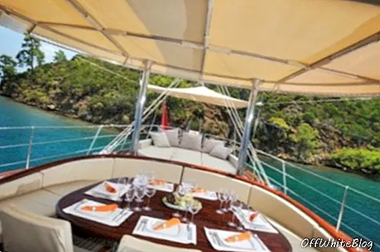 Yacht a vela REGINA On Deck Dining