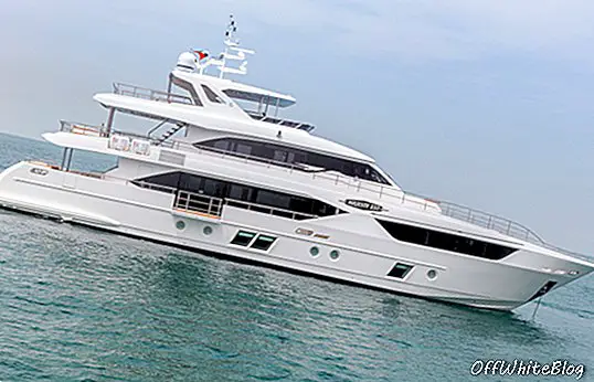 Majesty 110 Cannes Yachting Festival Debut
