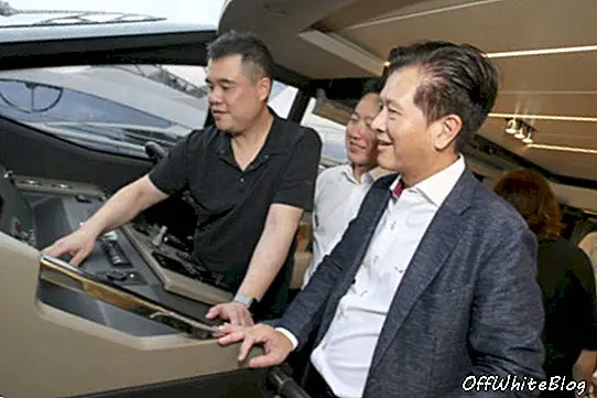 Thomas Woo (rechts) van Marine Italia vertegenwoordigt Azimut in geselecteerde Aziatische markten, waaronder Hong Kong en Singapore