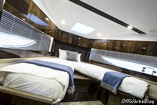 La cabine de proue VIP a un grand stockage et une lumière naturelle, et des couchettes à ciseaux