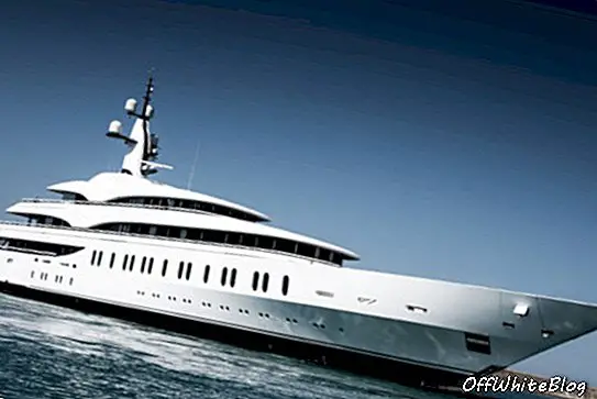 La construction de 108 m est le plus long yacht de Benetti