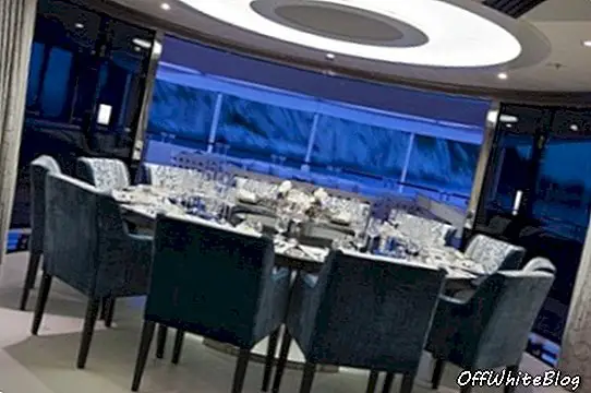 Ruang makan yacht Quinta Essentia
