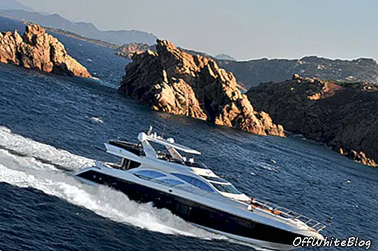 Khá bay: Azimut 100 Leonardo Superyacht