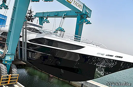 Second Majesty 122 Superyacht обретает нового владельца